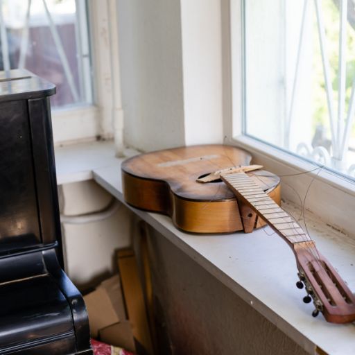 Acoustic Guitar (Standard Dreadnought Size)